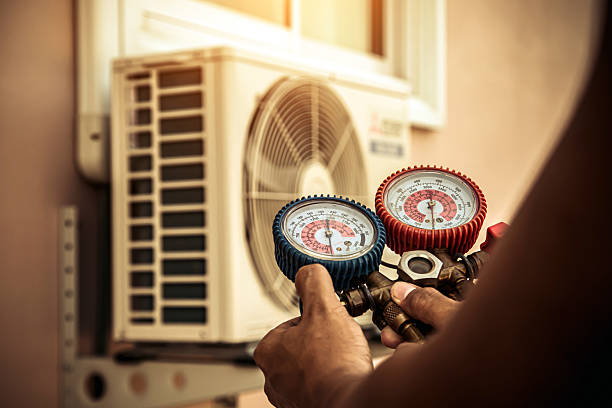 Professional Hvac technician working in Roseville, CA